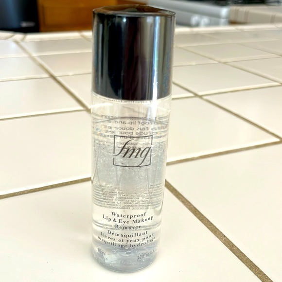 Avon fmg Waterproof Lip & Eye Make Up Remover - NIB - Picture 2 of 6